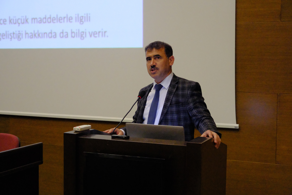 Fakültemizde düzenlenen nükleer fizik seminerinden fotoğraf 3